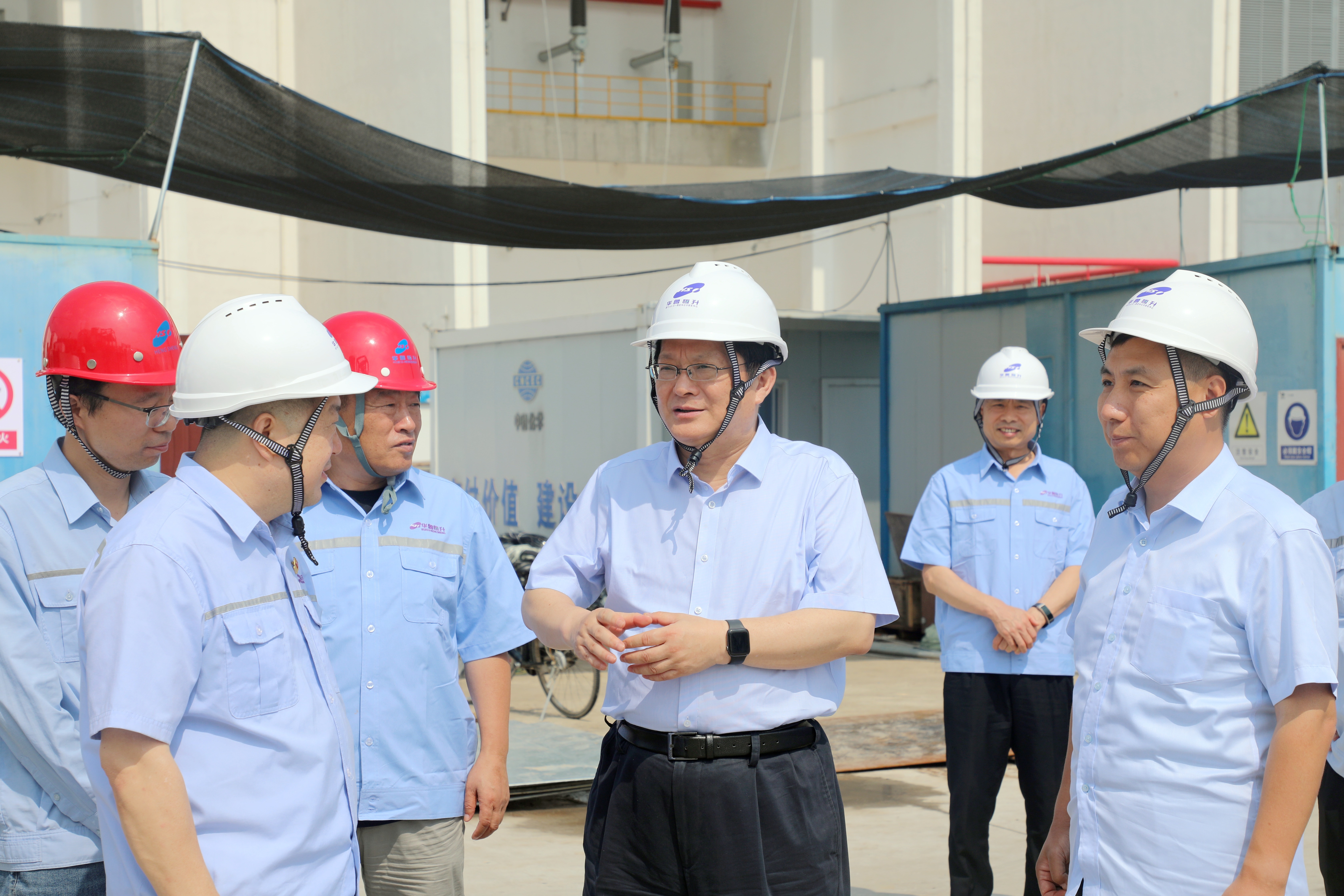 樊軍到華魯恒升第二基地調(diào)研 要求謀新篇 布新局 加快向高端化綠色化智能化邁進-2.jpg
