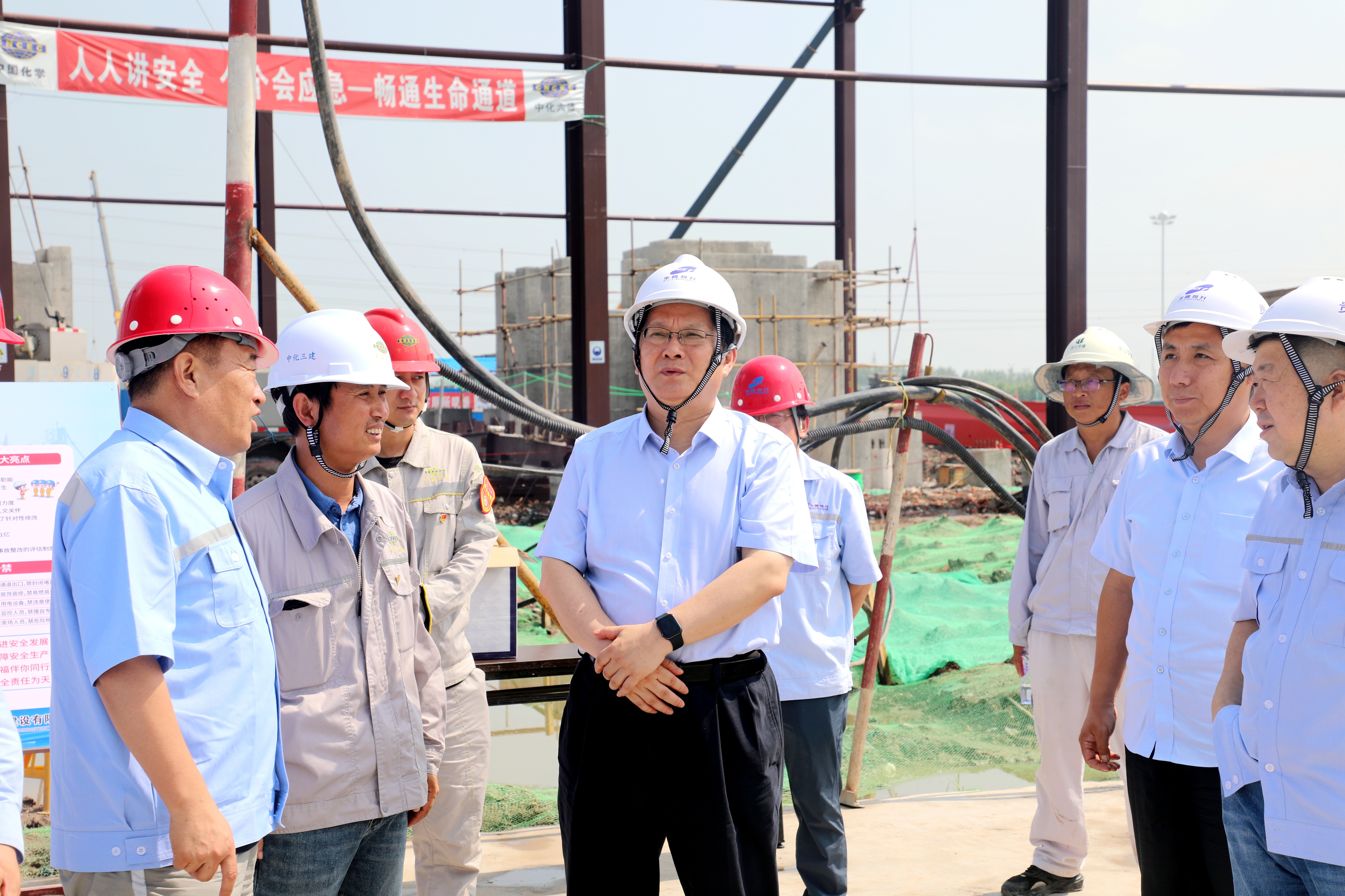 樊軍到華魯恒升第二基地調(diào)研 要求謀新篇 布新局 加快向高端化綠色化智能化邁進-3.jpg