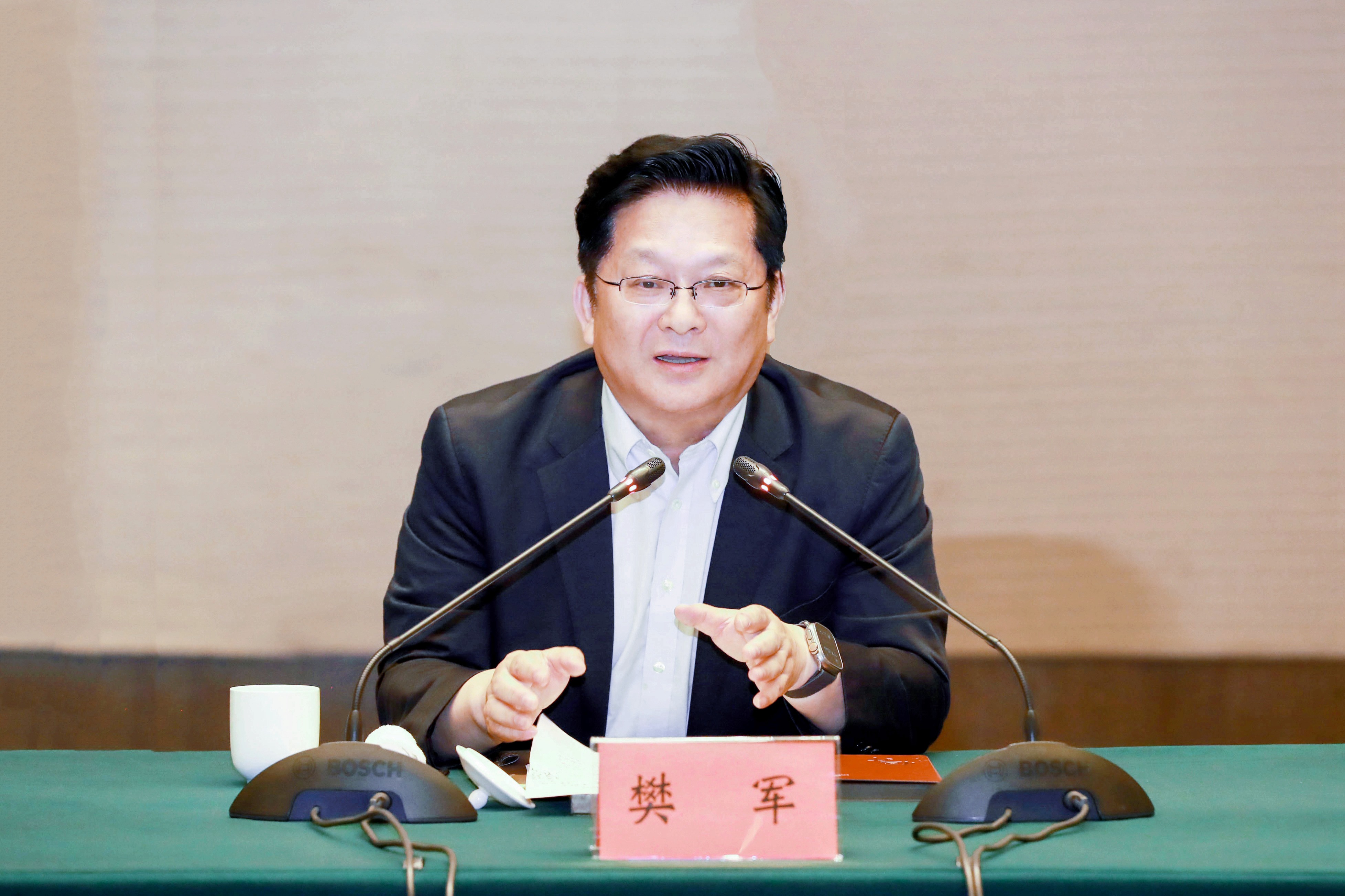 董事長(zhǎng) - 副本.jpg